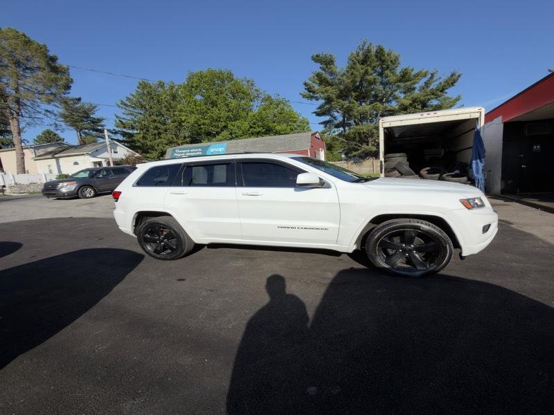 Jeep Grand Cherokee Laredo 4WD 2015