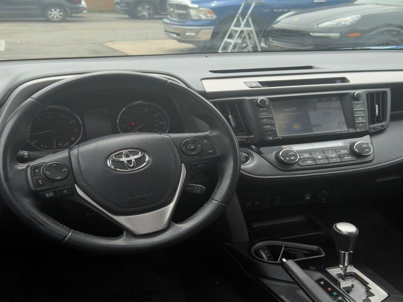Toyota RAV4 Limited FWD 2016