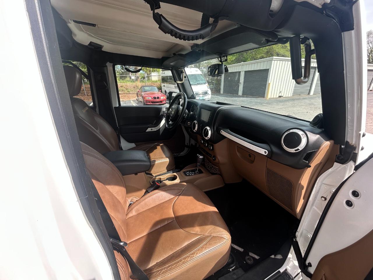 Jeep Wrangler Unlimited Sahara 4WD 2014