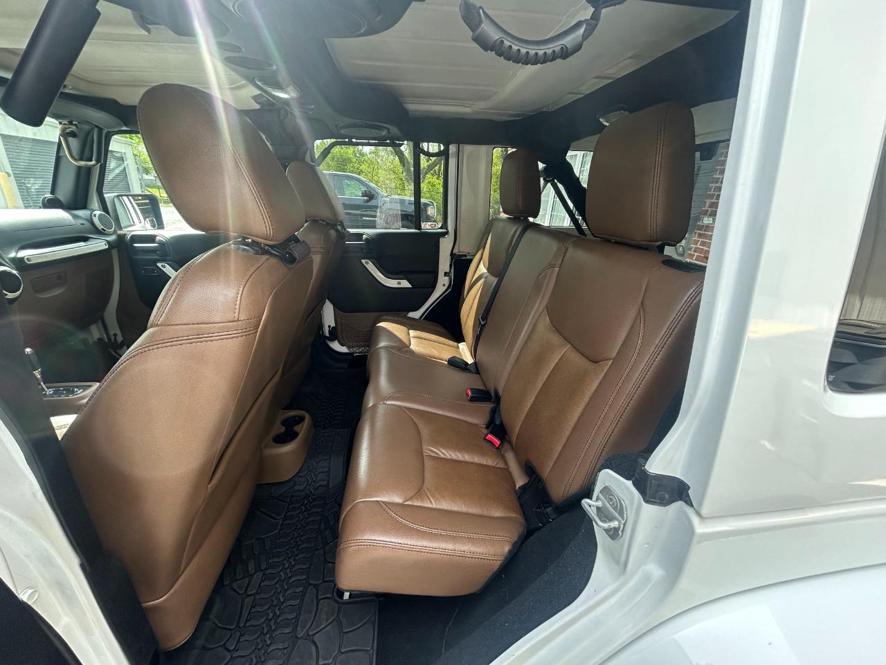 Jeep Wrangler Unlimited Sahara 4WD 2014