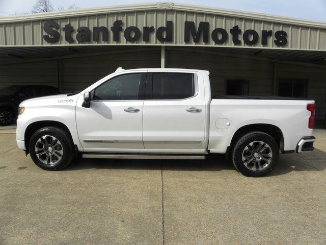 2022 Chevrolet Silverado 1500 4WD Crew Cab 147" High Country