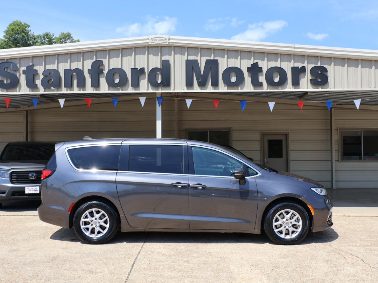 2025 Chrysler Pacifica Select FWD