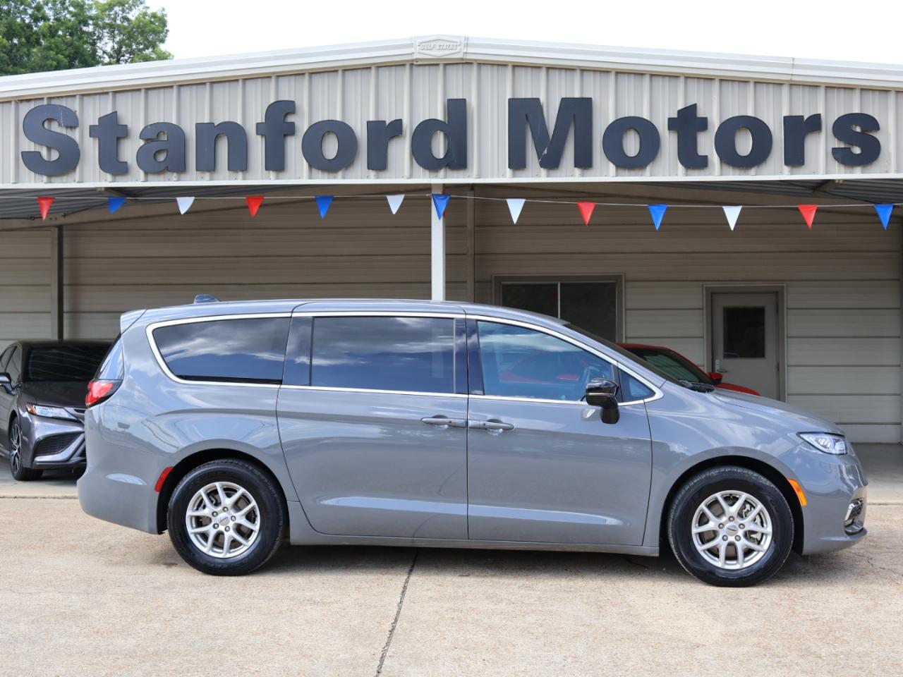 2023 Chrysler Pacifica Touring L FWD