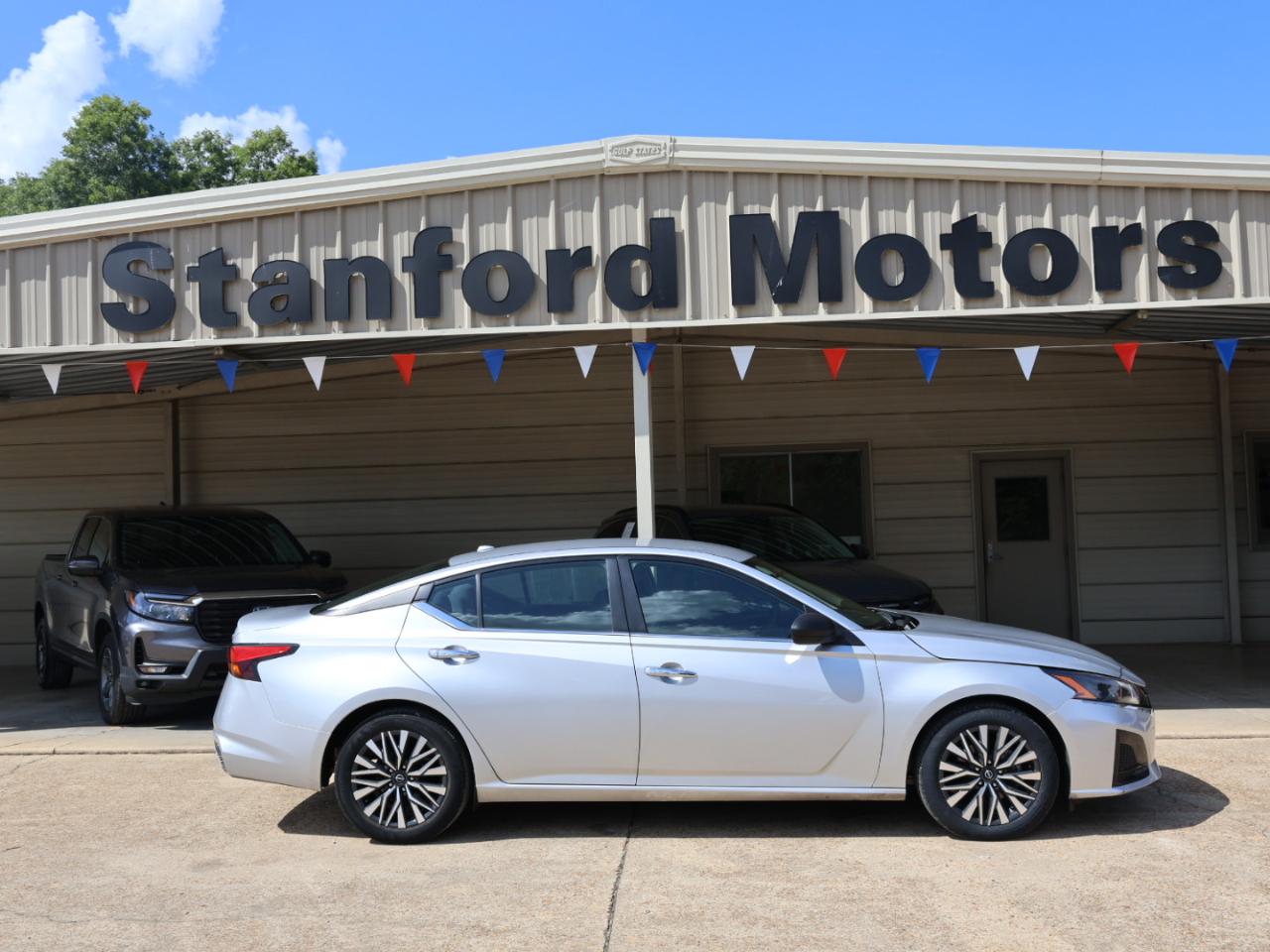 2024 Nissan Altima 2.5 SV Sedan