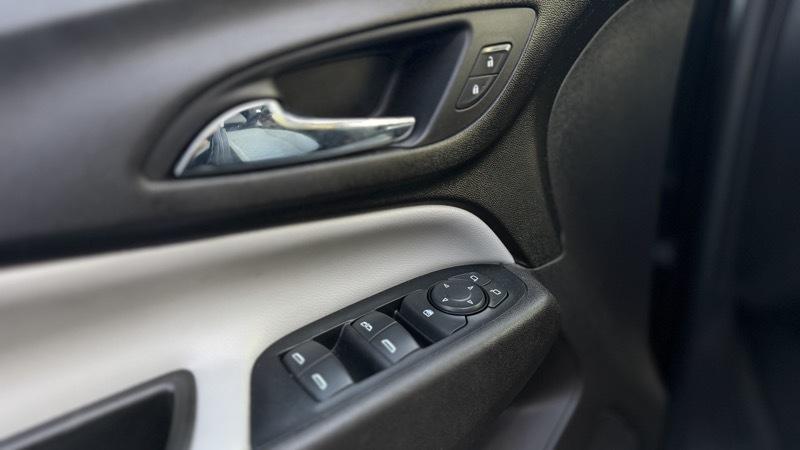 2019 Chevrolet Equinox LT - Photo 14