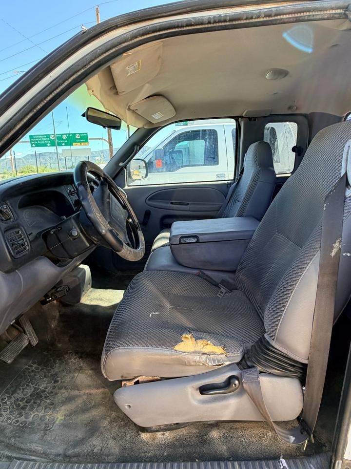 Dodge Ram 1500 Quad Cab Short Bed 2WD 2001