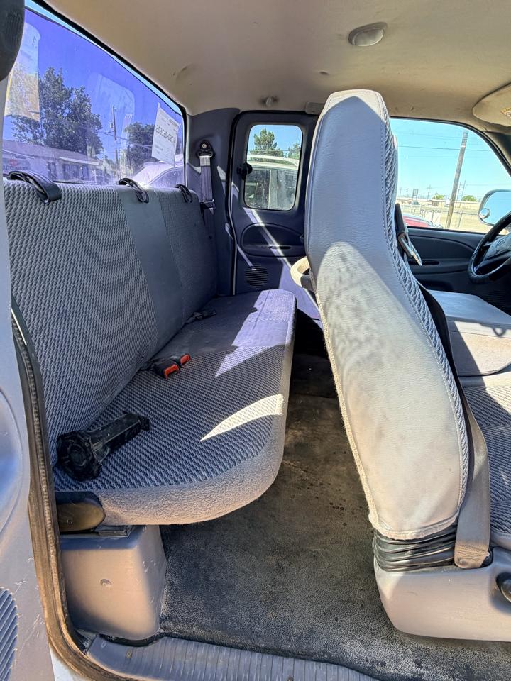 Dodge Ram 1500 Quad Cab Short Bed 2WD 2001