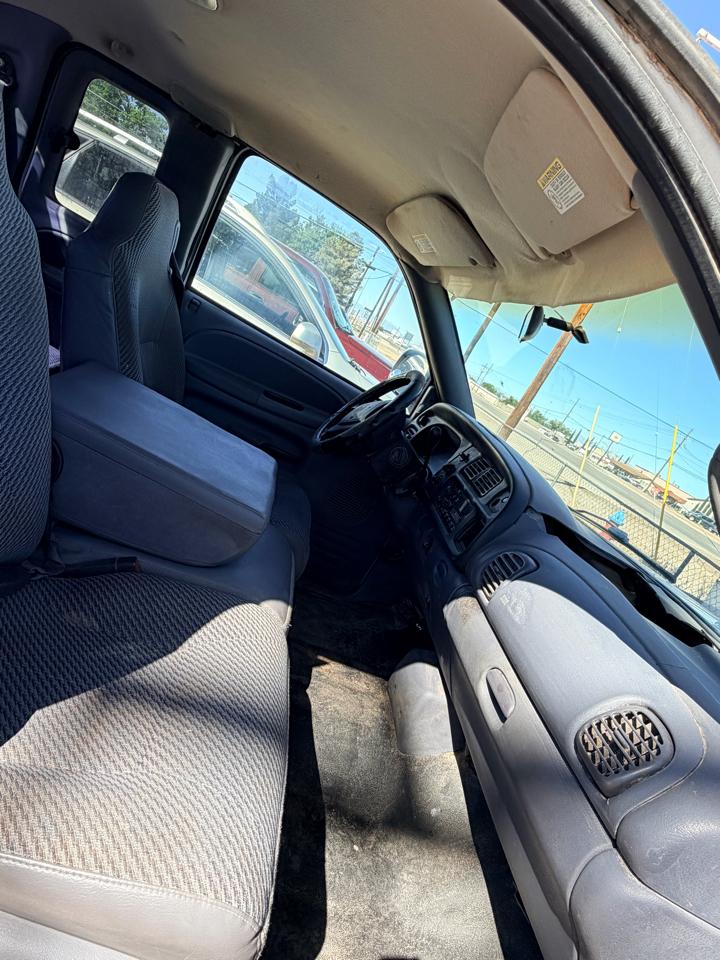 Dodge Ram 1500 Quad Cab Short Bed 2WD 2001