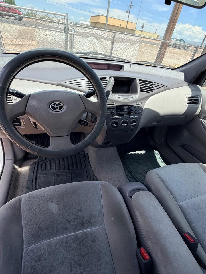 Toyota Prius 4-Door Sedan 2002