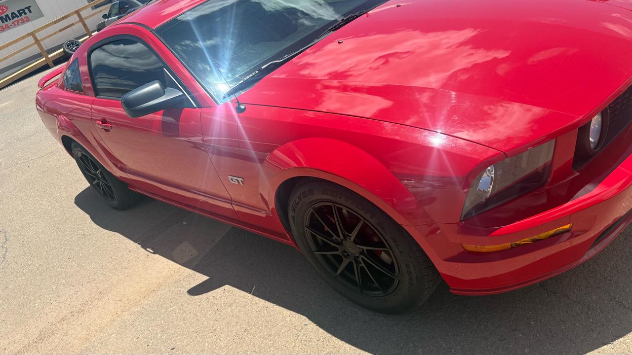 Ford Mustang GT Deluxe Coupe 2006