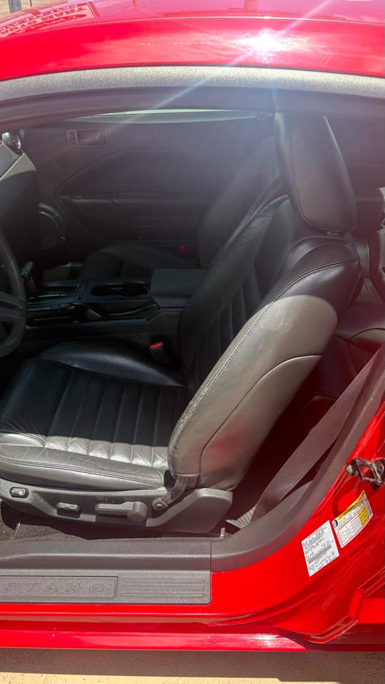 Ford Mustang GT Deluxe Coupe 2006
