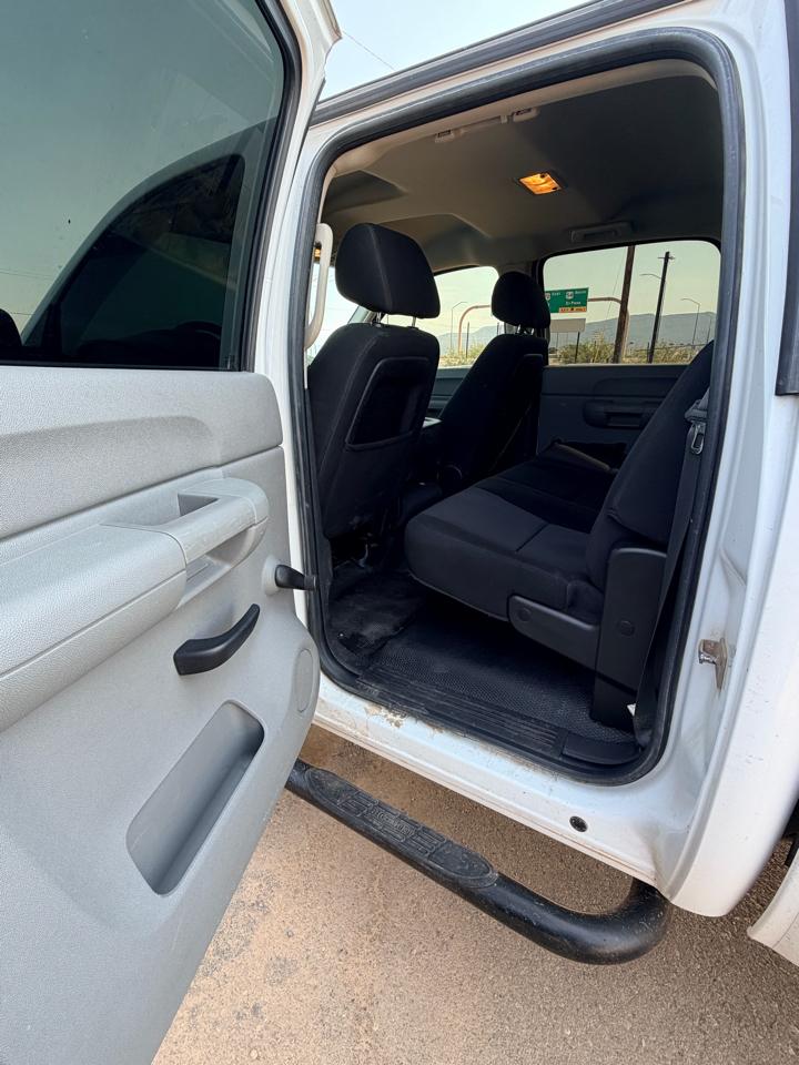 Chevrolet Silverado 1500 Work Truck Crew Cab Short Box 4WD 2011