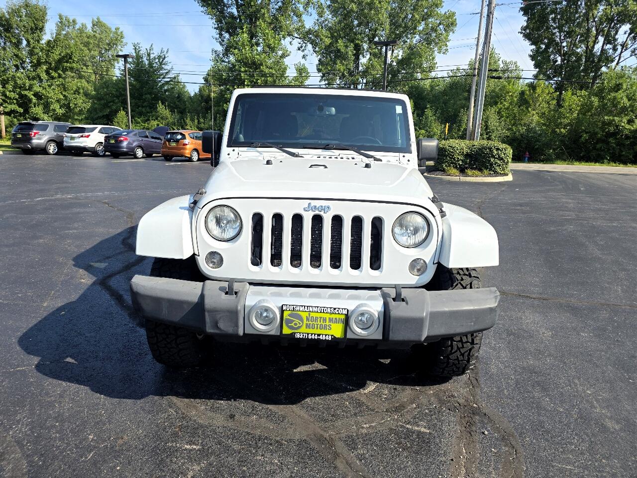 2014 Jeep Wrangler Unlimited Sahara photo 2