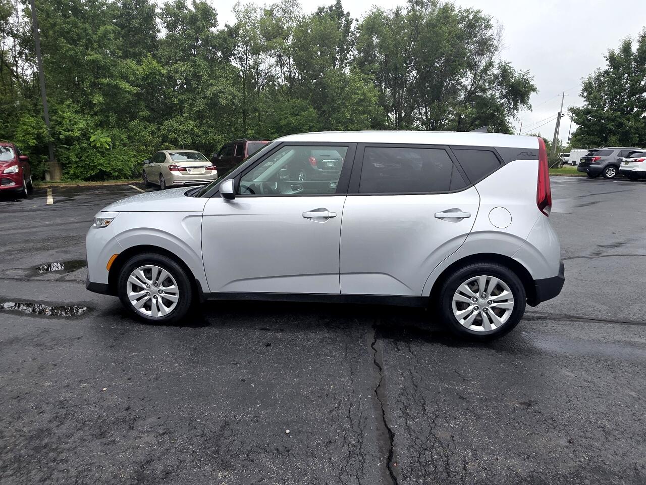 2020 Kia Soul LX photo 2