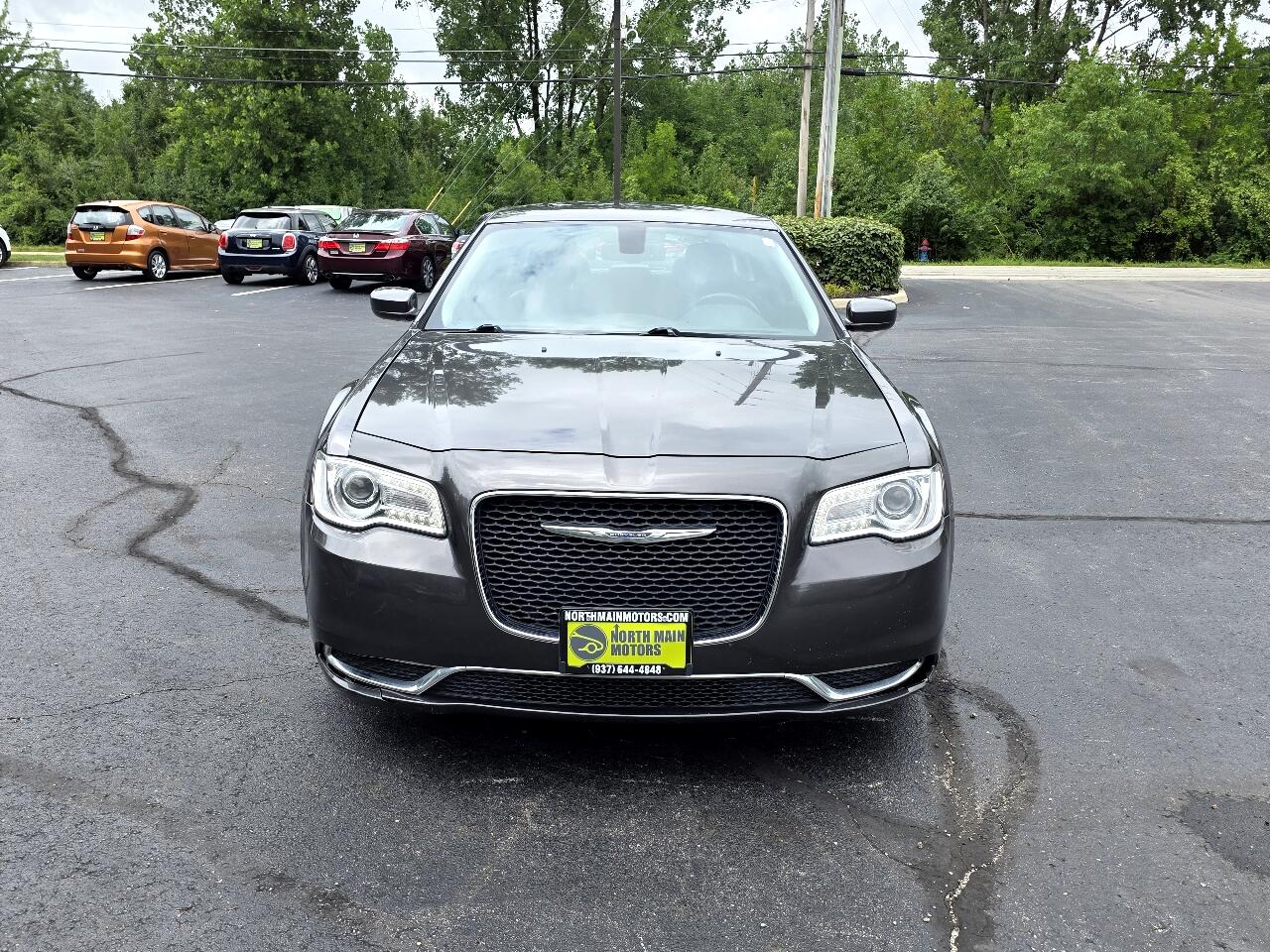 2016 Chrysler 300 Limited photo 2