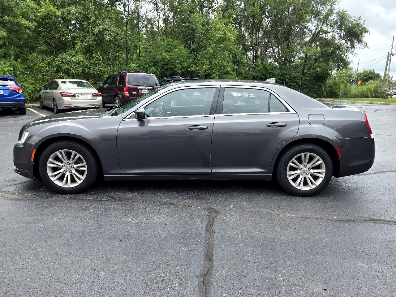 2016 Chrysler 300 Limited photo 4