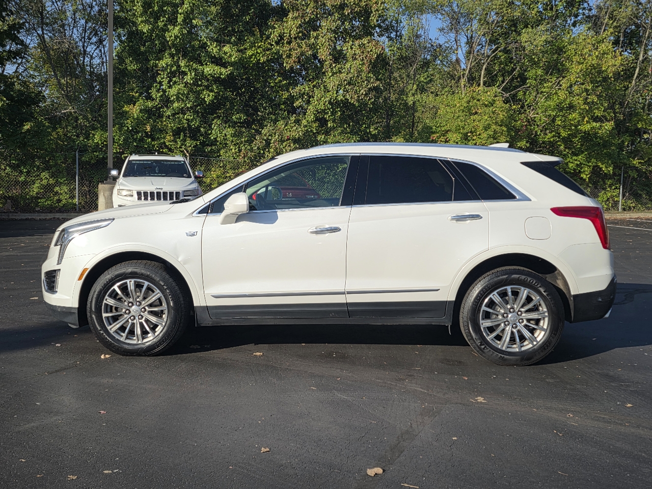 2017 Cadillac XT5 Luxury photo 2