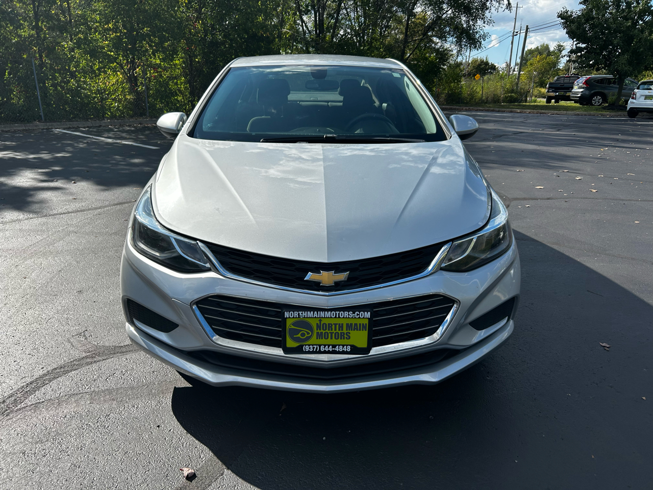 2017 Chevrolet Cruze LT photo 2