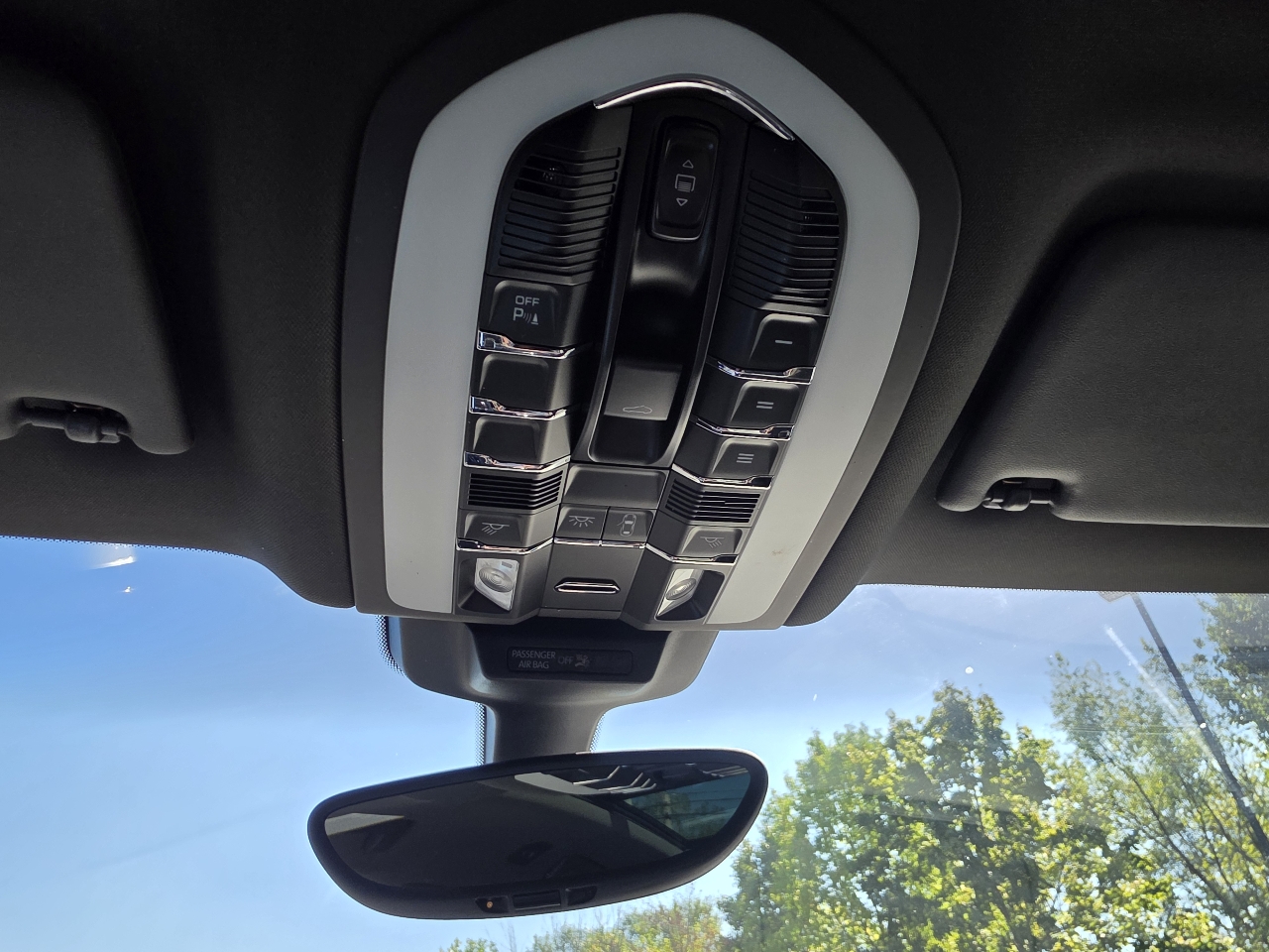 2015 Porsche Macan S photo 22