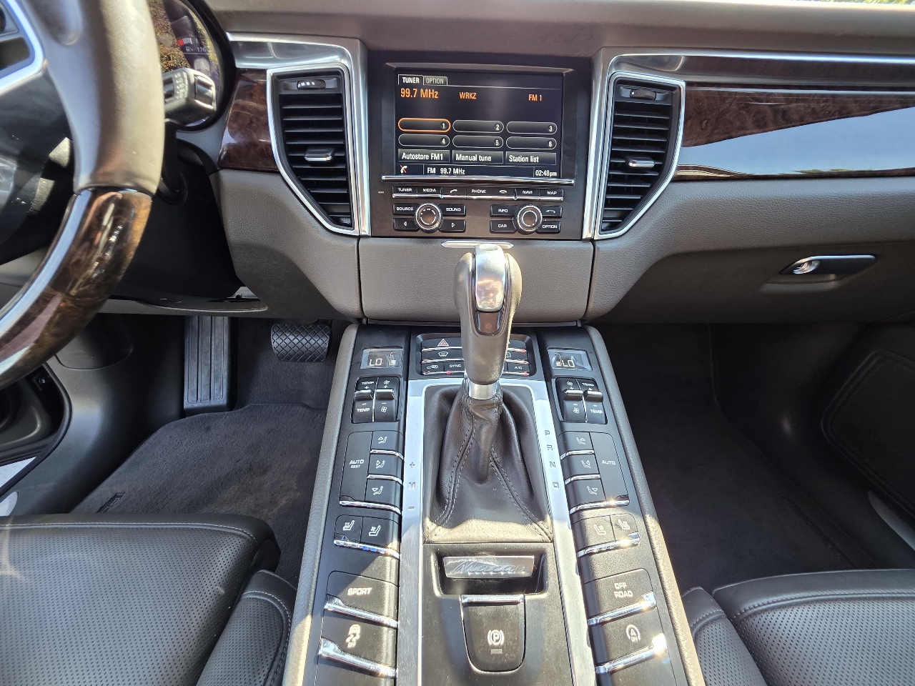 2015 Porsche Macan S photo 31