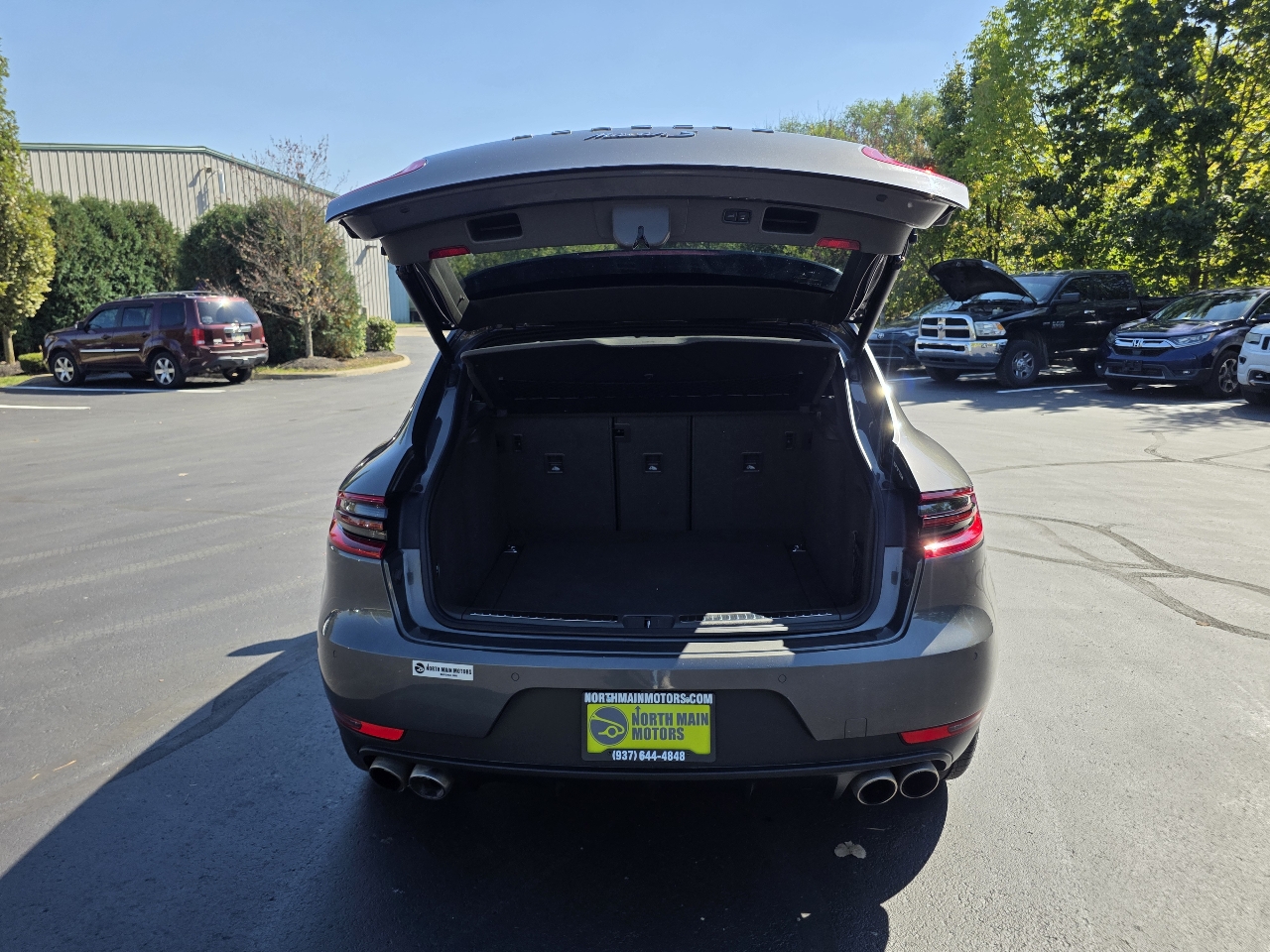 2015 Porsche Macan S photo 36