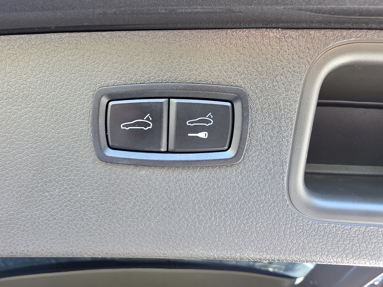 2015 Porsche Macan S photo 38