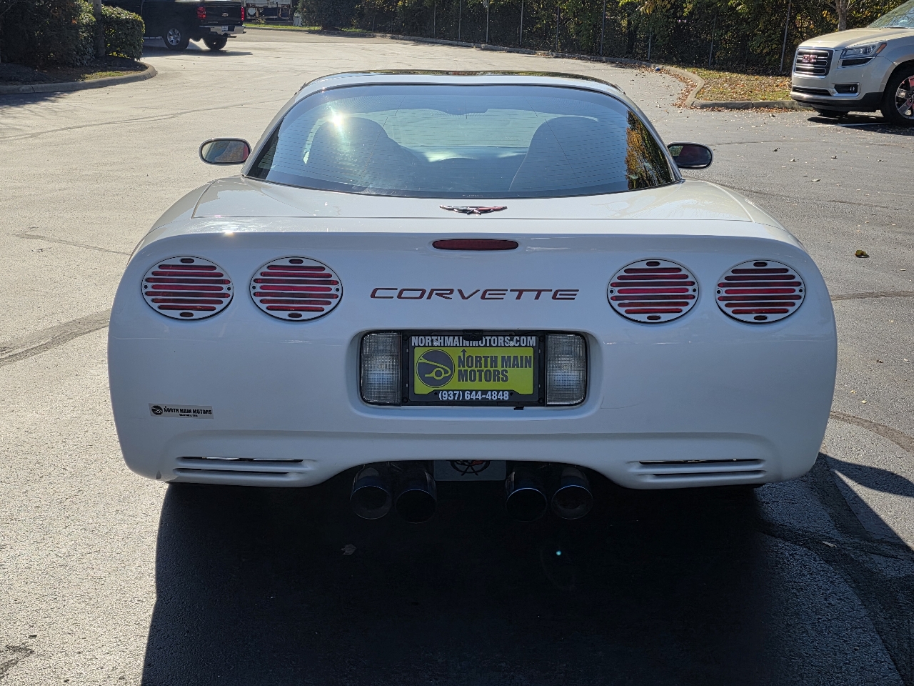 Chevrolet Corvette 2dr Cpe 2004 Chevrolet Corvette 2dr Cpe 2004