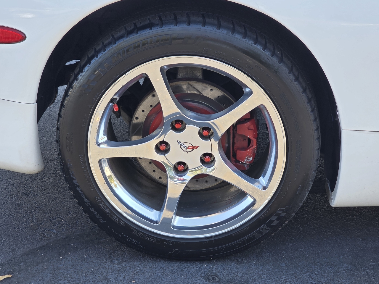 Chevrolet Corvette 2dr Cpe 2004 Chevrolet Corvette 2dr Cpe 2004