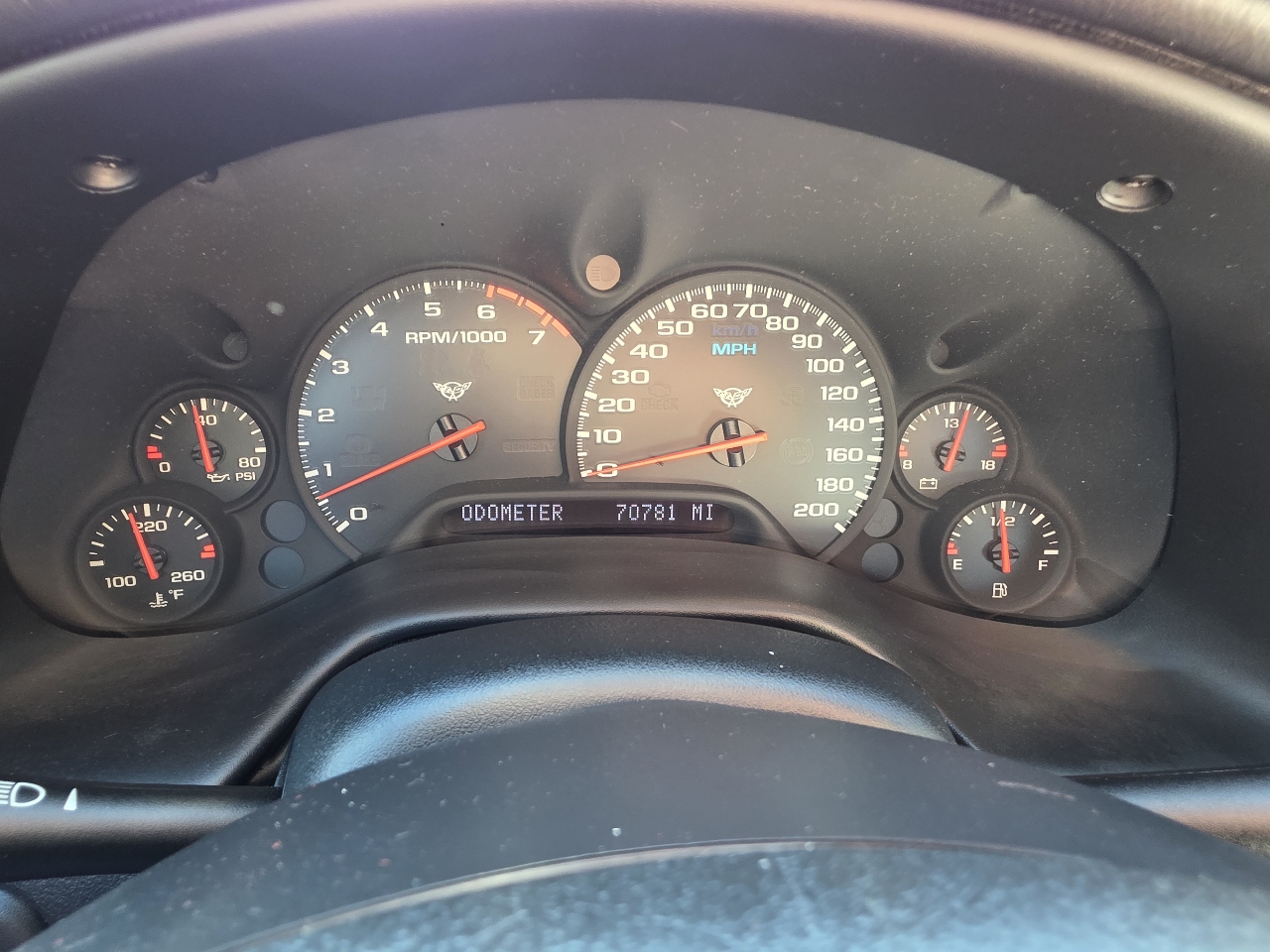 Chevrolet Corvette 2dr Cpe 2004 Chevrolet Corvette 2dr Cpe 2004
