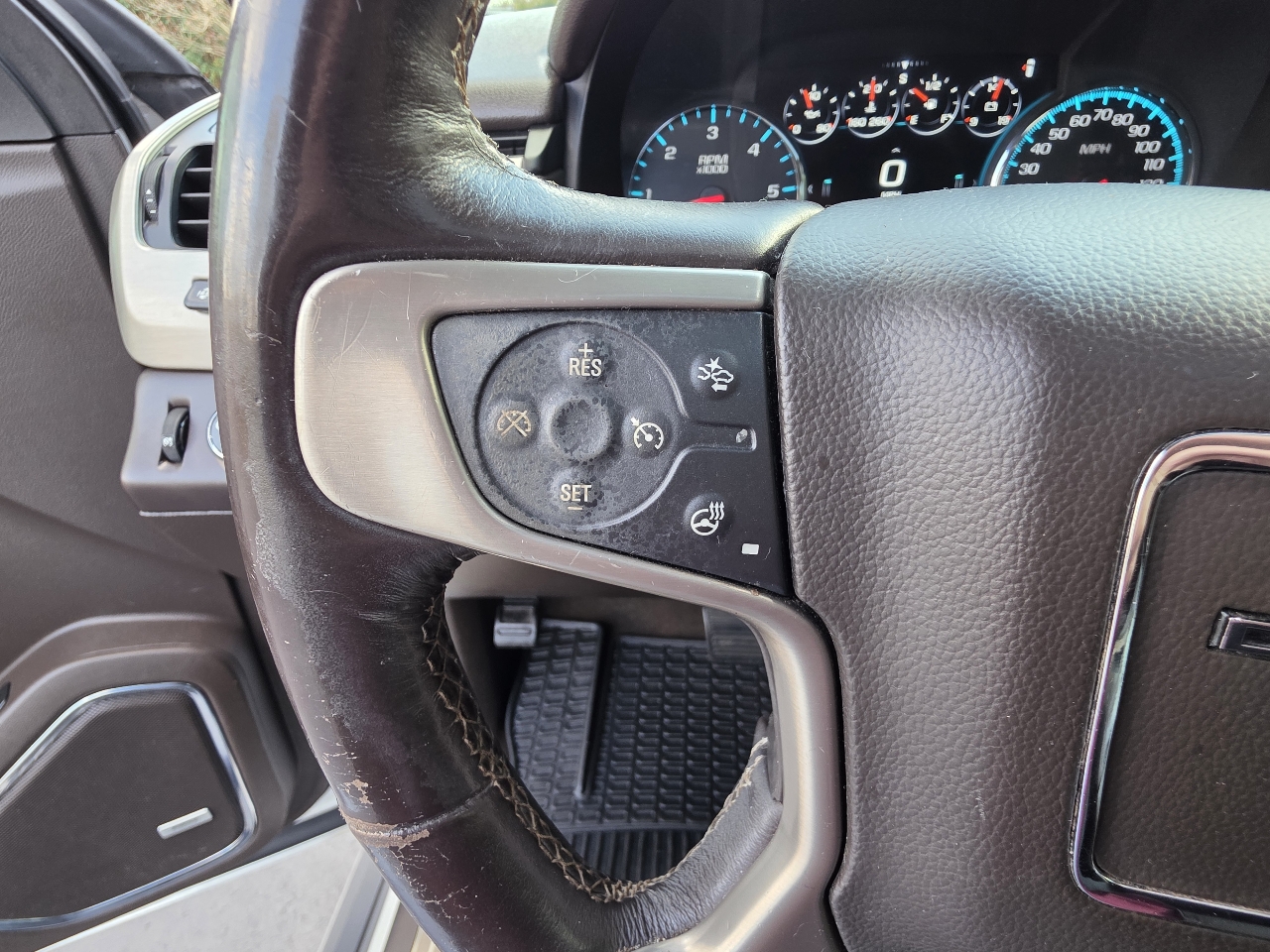 GMC Yukon XL 4WD 4dr Denali 2018 GMC Yukon XL 4WD 4dr Denali 2018