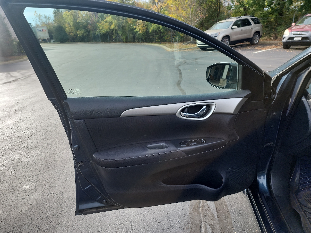 Nissan Sentra 4dr Sdn I4 CVT SV 2014 Nissan Sentra 4dr Sdn I4 CVT SV 2014