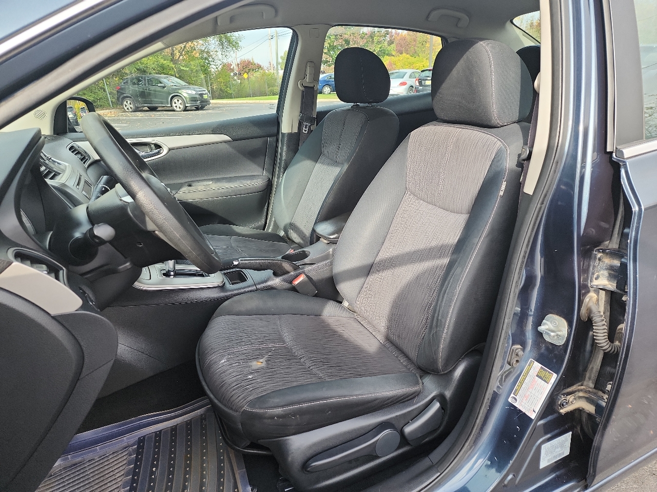 Nissan Sentra 4dr Sdn I4 CVT SV 2014 Nissan Sentra 4dr Sdn I4 CVT SV 2014