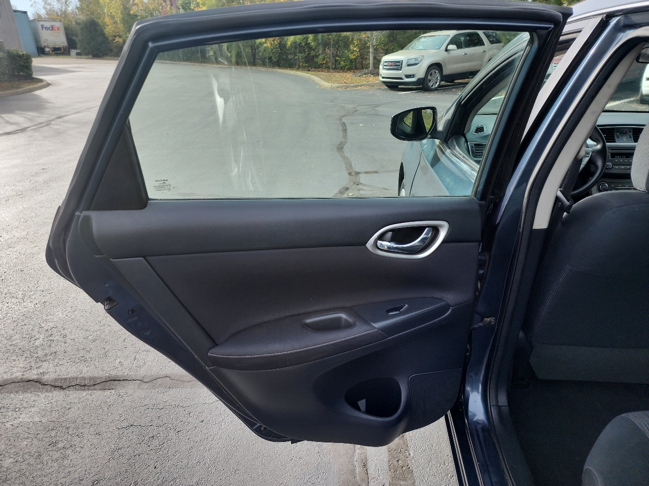 Nissan Sentra 4dr Sdn I4 CVT SV 2014 Nissan Sentra 4dr Sdn I4 CVT SV 2014