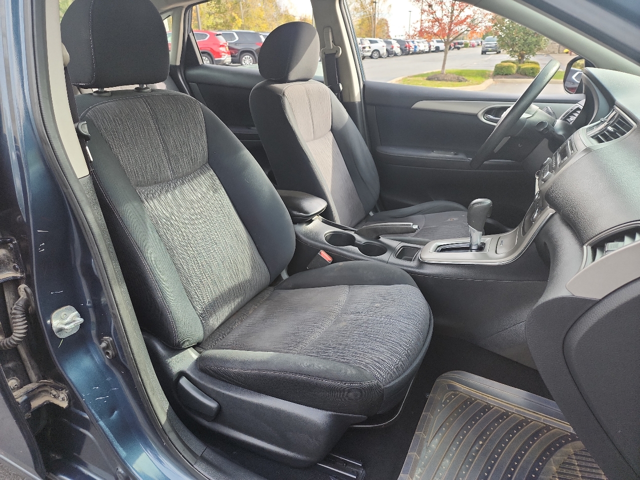 Nissan Sentra 4dr Sdn I4 CVT SV 2014 Nissan Sentra 4dr Sdn I4 CVT SV 2014