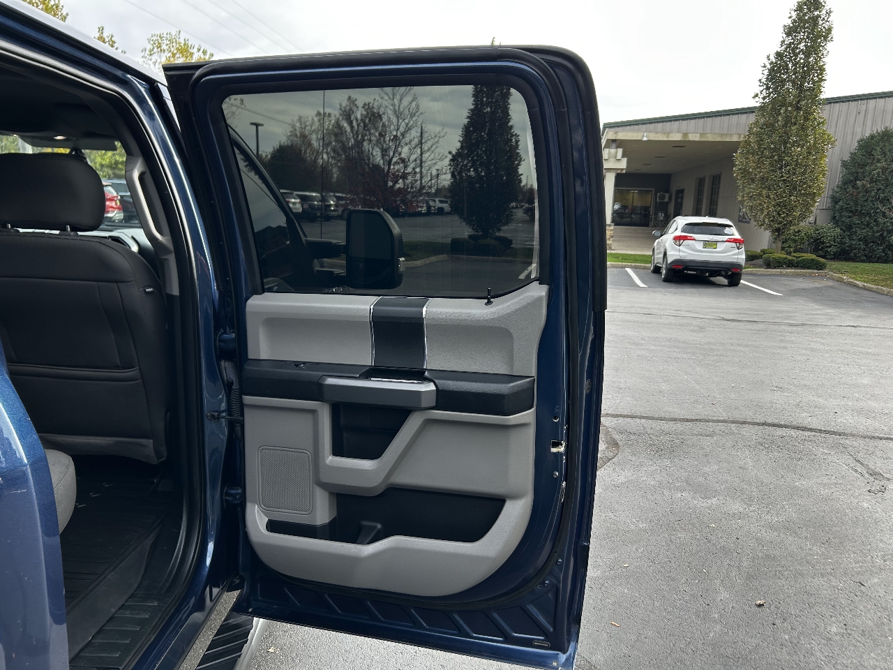 Ford F-150 4WD SuperCrew 150" XLT 2018 Ford F-150 4WD SuperCrew 150" XLT 2018