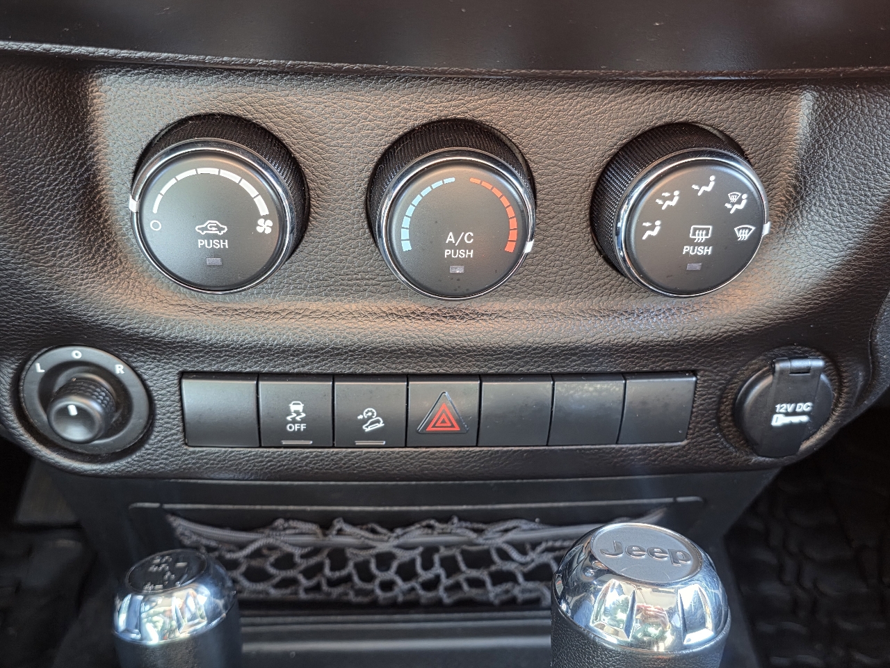 Jeep Wrangler Unlimited Willys Wheeler 4x4 2017 Jeep Wrangler Unlimited Willys Wheeler 4x4 2017