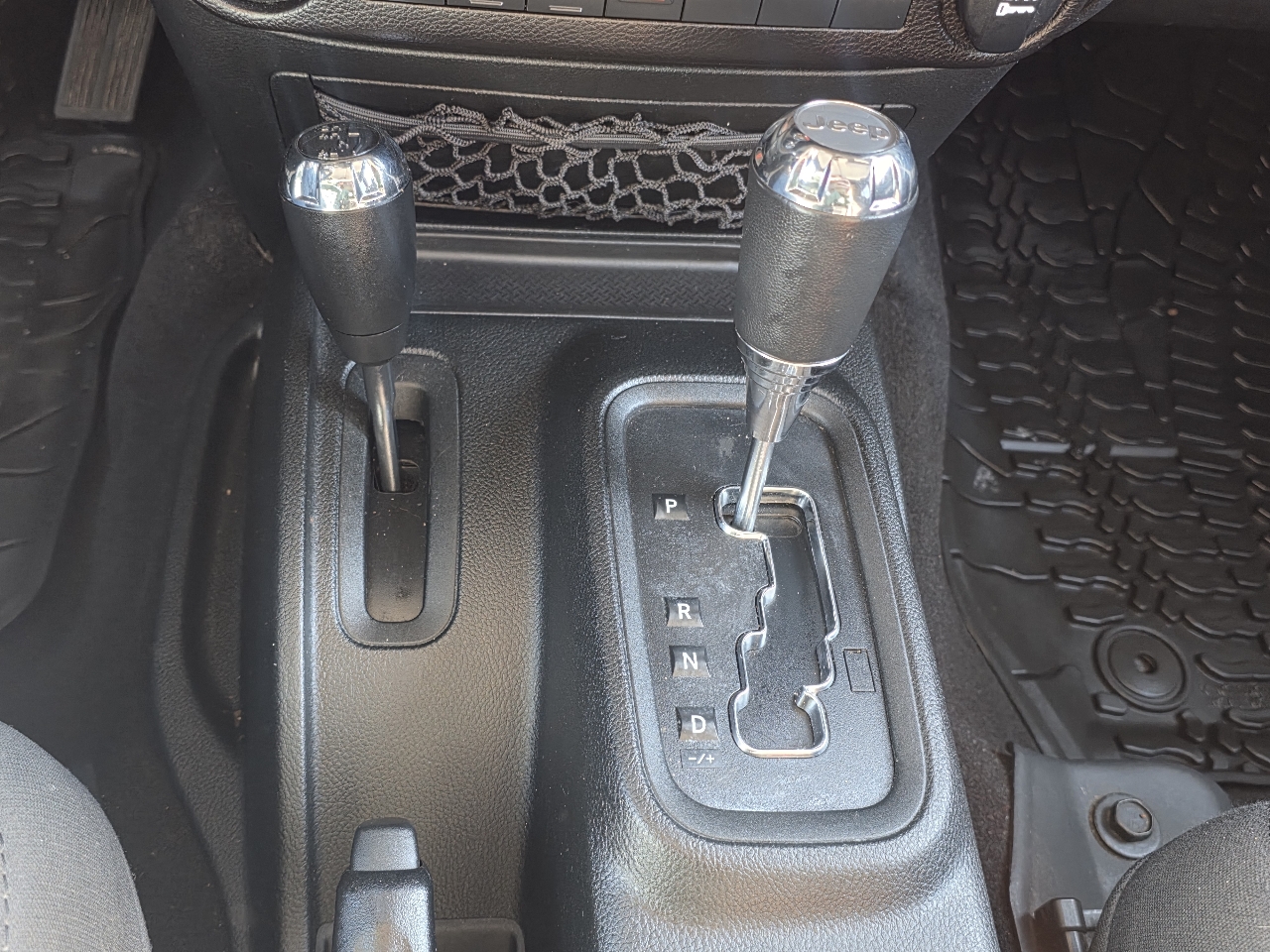 Jeep Wrangler Unlimited Willys Wheeler 4x4 2017 Jeep Wrangler Unlimited Willys Wheeler 4x4 2017