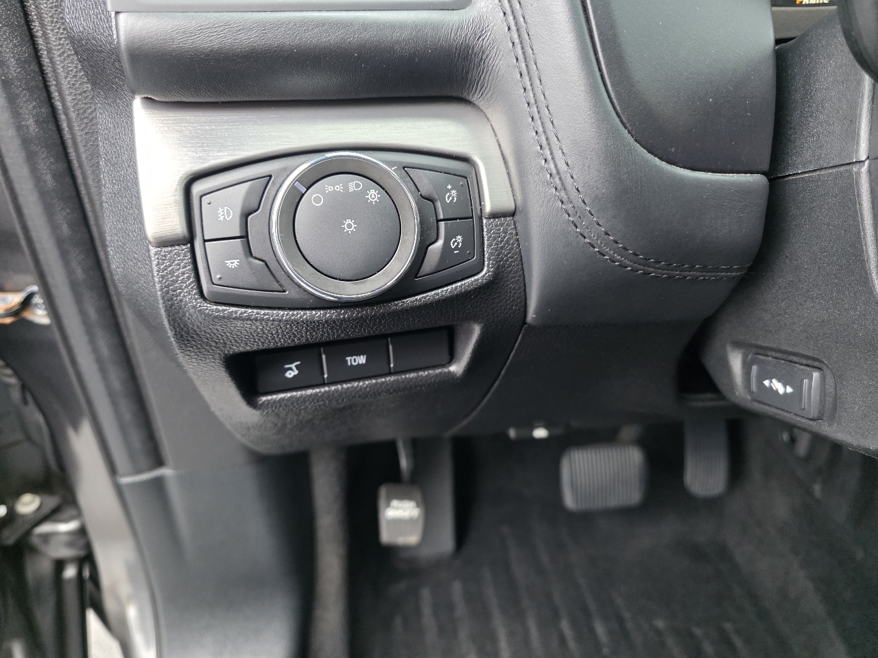 Ford Explorer Platinum 4WD 2018 Ford Explorer Platinum 4WD 2018