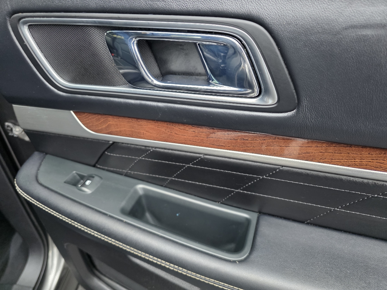 Ford Explorer Platinum 4WD 2018 Ford Explorer Platinum 4WD 2018