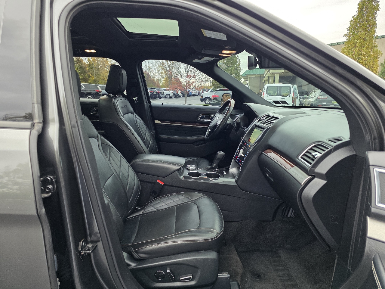 Ford Explorer Platinum 4WD 2018 Ford Explorer Platinum 4WD 2018