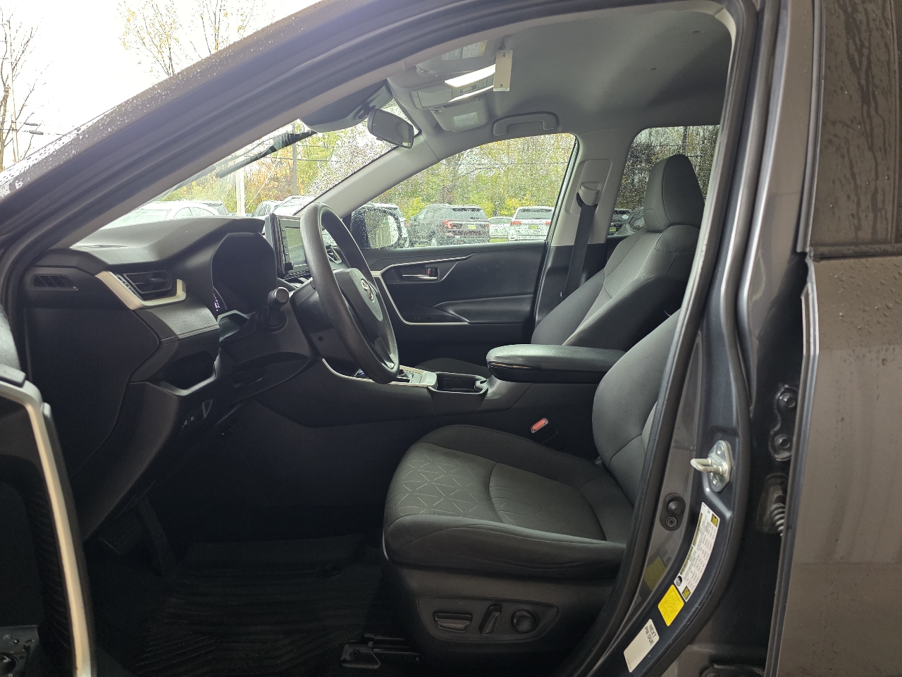 Toyota RAV4 XLE FWD (Natl) 2021 Toyota RAV4 XLE FWD (Natl) 2021