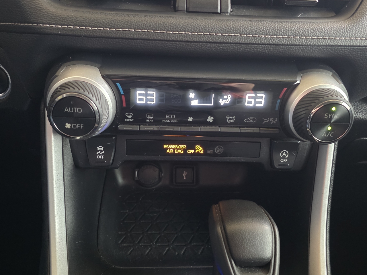 Toyota RAV4 XLE FWD (Natl) 2021 Toyota RAV4 XLE FWD (Natl) 2021