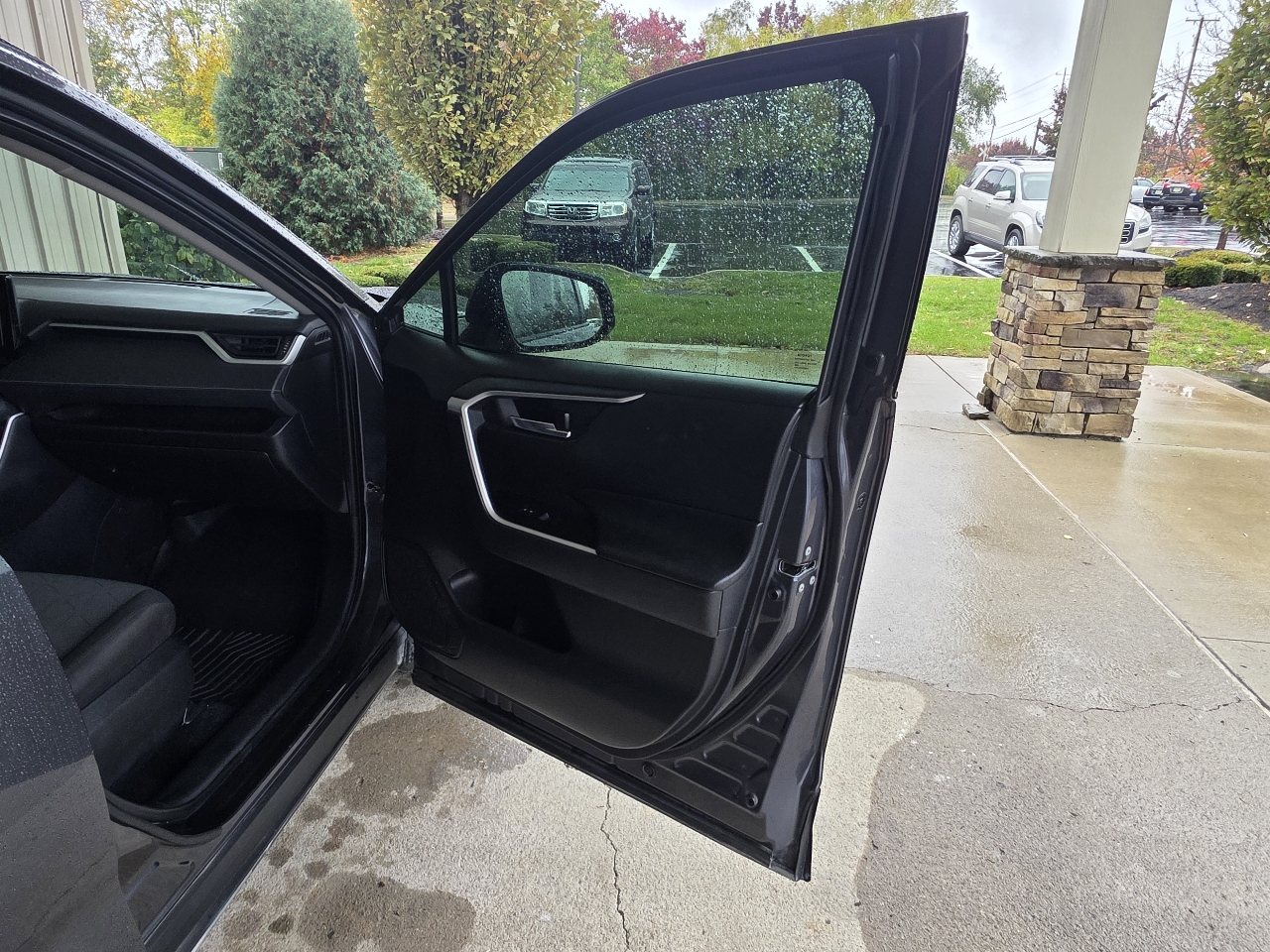 Toyota RAV4 XLE FWD (Natl) 2021 Toyota RAV4 XLE FWD (Natl) 2021