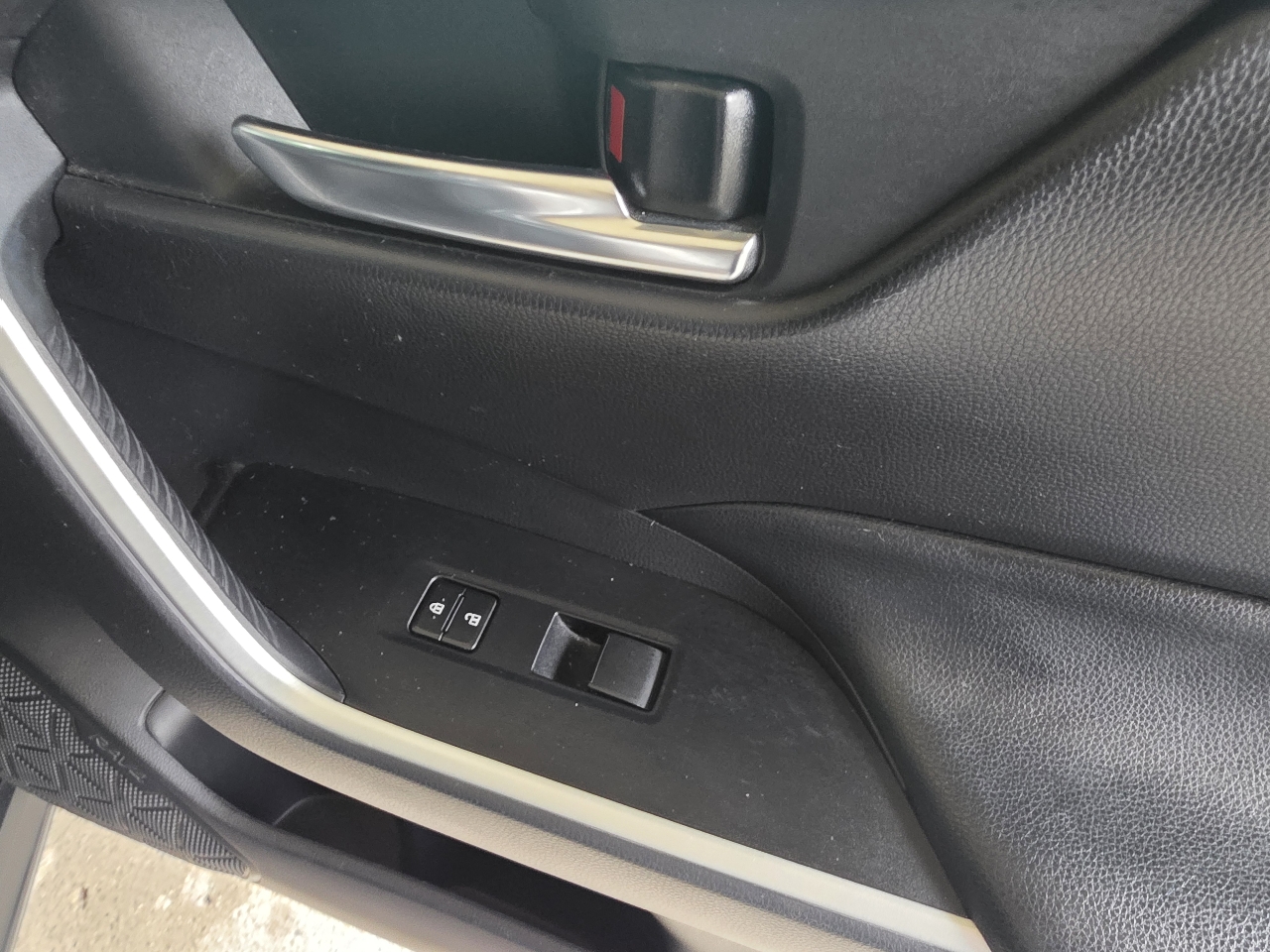 Toyota RAV4 XLE FWD (Natl) 2021 Toyota RAV4 XLE FWD (Natl) 2021