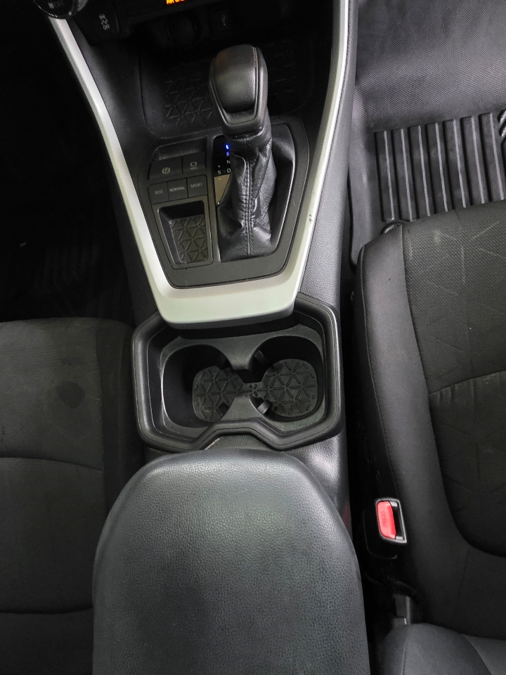 Toyota RAV4 XLE FWD (Natl) 2021 Toyota RAV4 XLE FWD (Natl) 2021