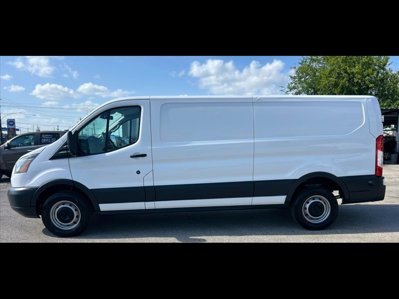 2018 Ford Transit 250 Van Med. Roof w/Sliding Pass. 148-in. WB