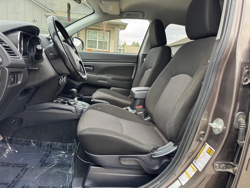 Mitsubishi Outlander Sport 2.0 ES 4WD CVT 2017