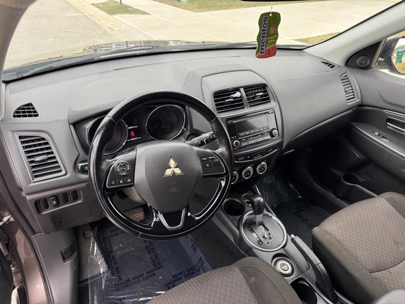 Mitsubishi Outlander Sport 2.0 ES 4WD CVT 2017