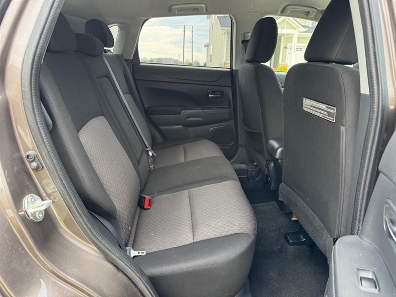 Mitsubishi Outlander Sport 2.0 ES 4WD CVT 2017