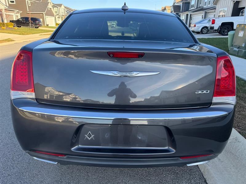 Chrysler 300 Limited RWD 2016